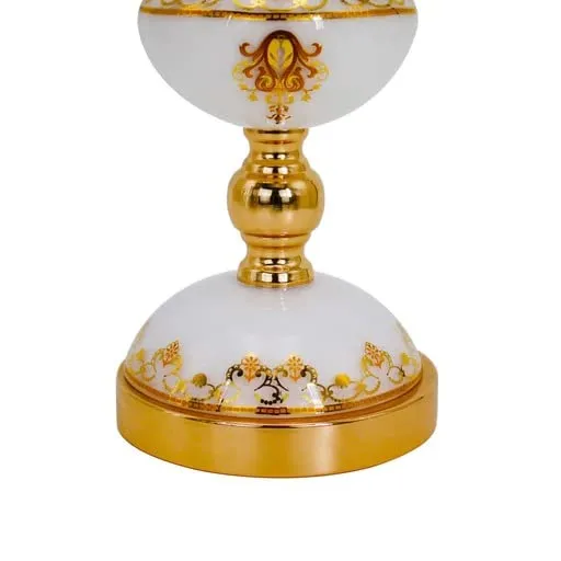 1 Pcs Make a Statement with Our Exquisite Golden Table Clock - A Timeless and Elegant Piece That Enhances Any Decor!