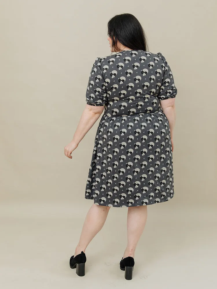 Inez Bubble Sleeve Plus Size Dress - Vase Cluster Graphite