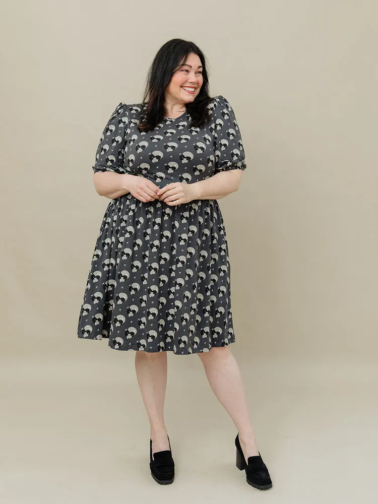 Inez Bubble Sleeve Plus Size Dress - Vase Cluster Graphite