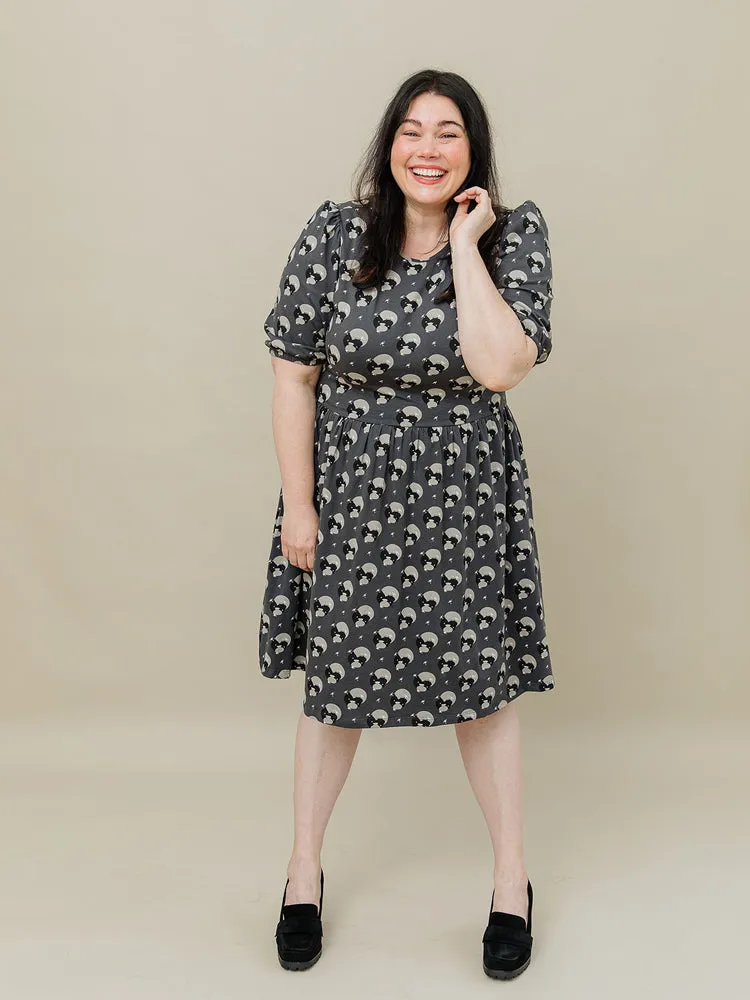 Inez Bubble Sleeve Plus Size Dress - Vase Cluster Graphite