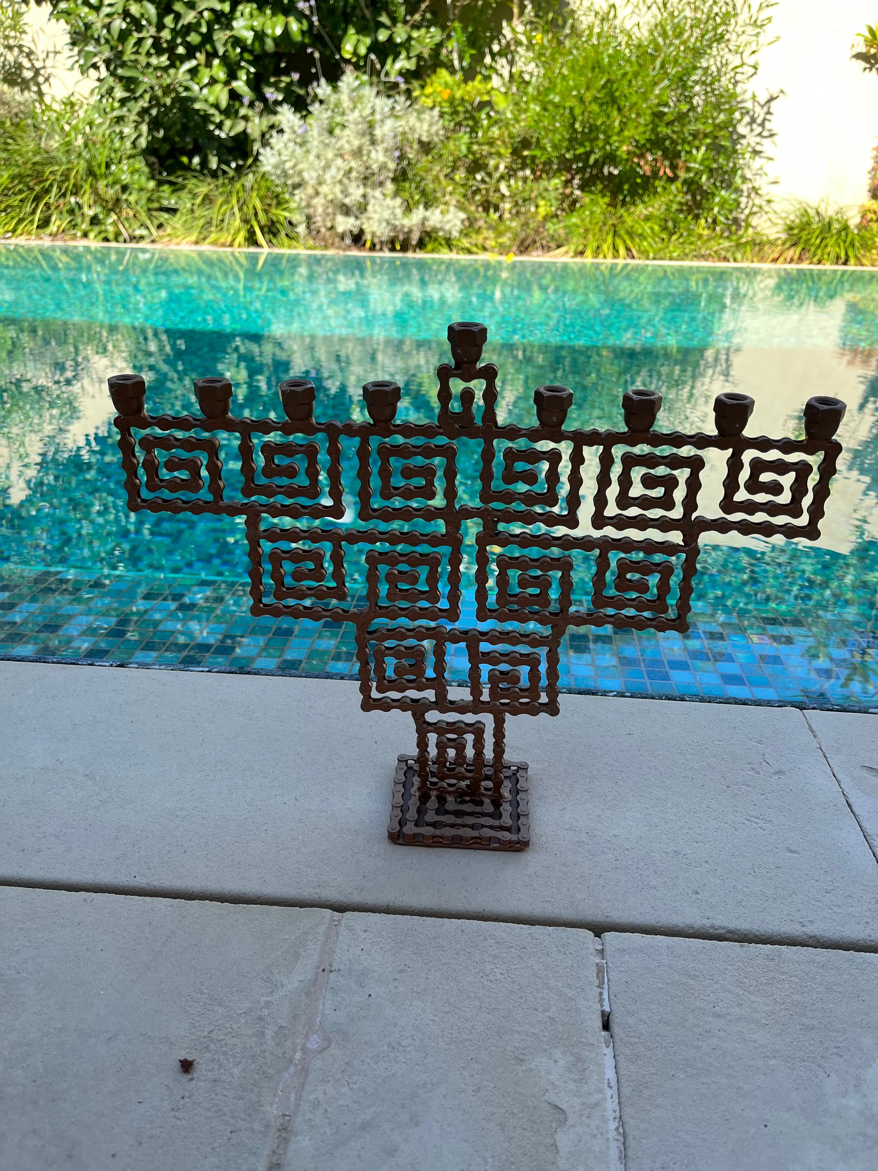 Menorah sculpture (Hadar)