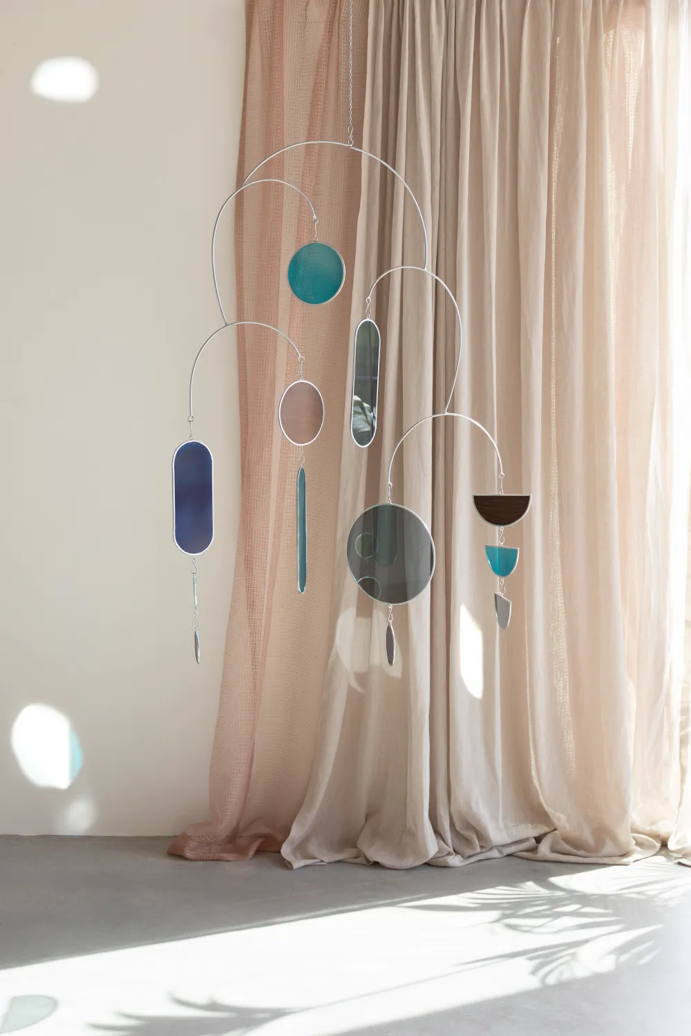 Multi-Colored Glass Sun Catcher | Zuiver Sparkle