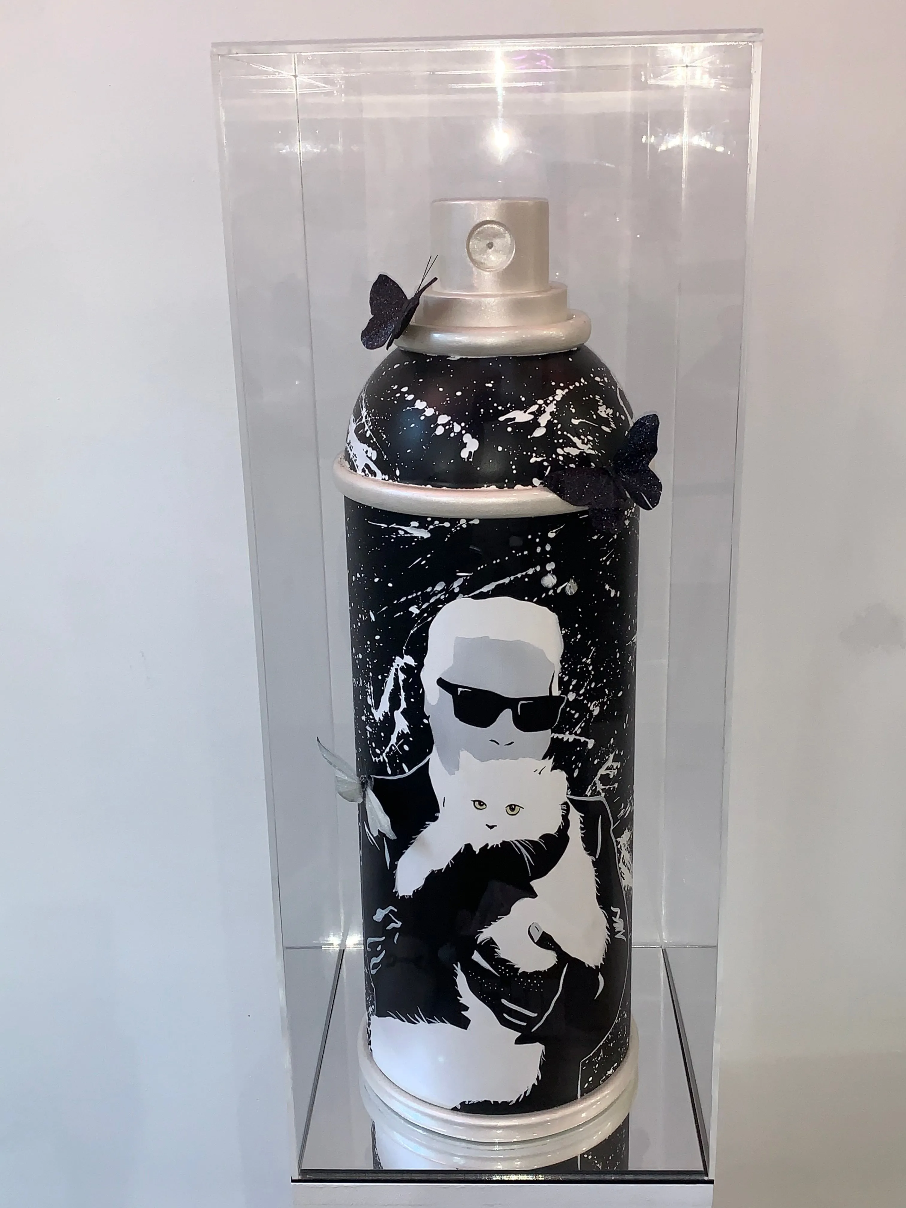 SPRAY PAINT "KARL", 2020